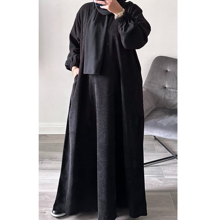 BLACK CLOSED SILVER CUFF SLEEVES ABAYA